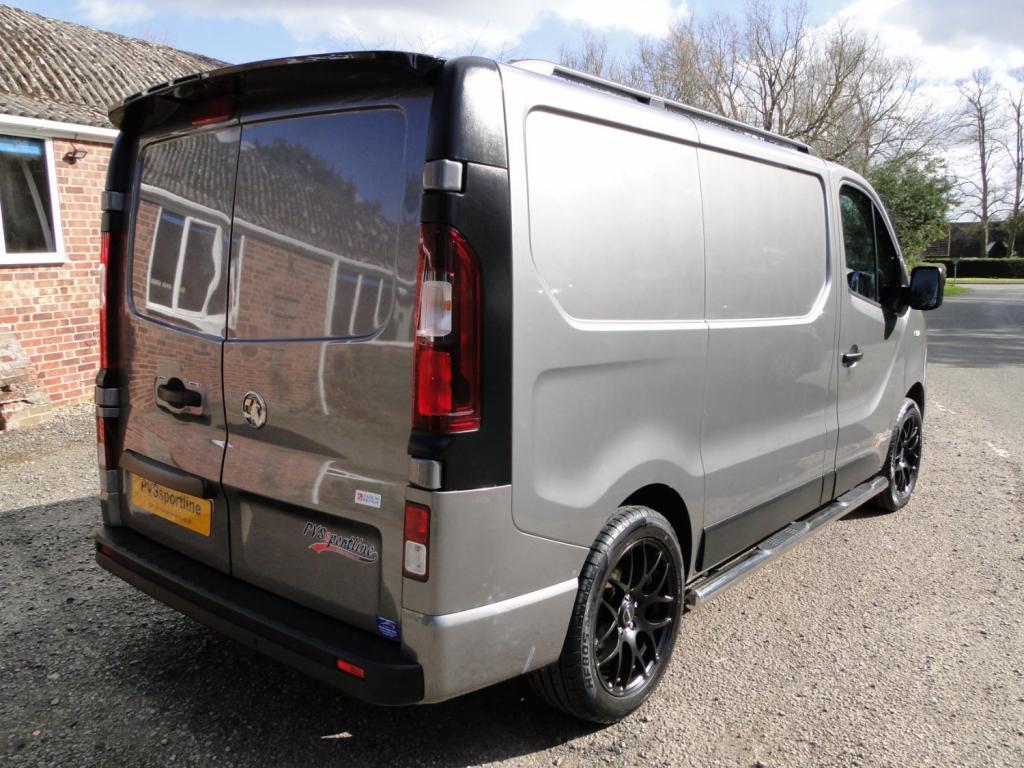 VAUXHALL VIVARO