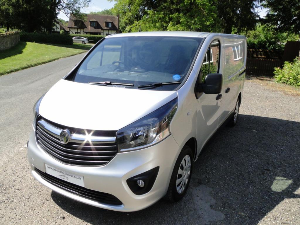 VAUXHALL VIVARO