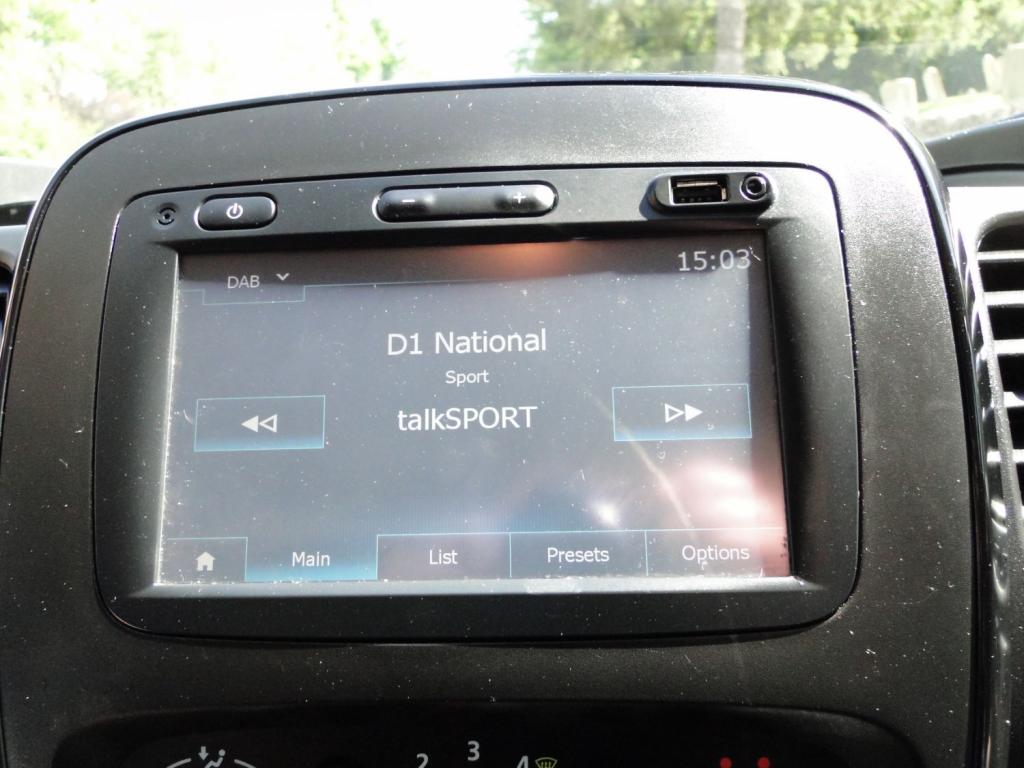 VAUXHALL VIVARO