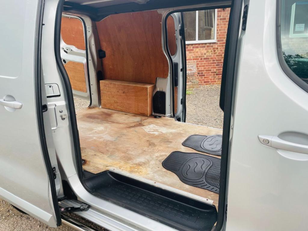 TOYOTA PROACE