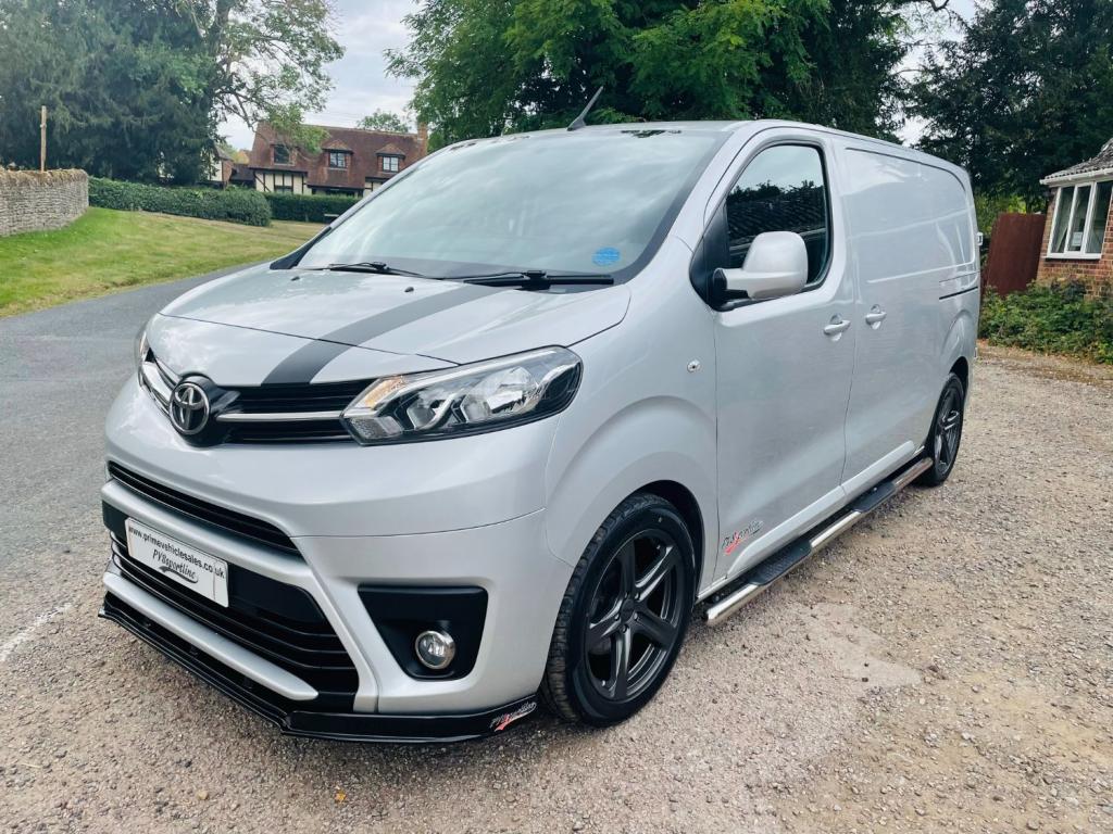 TOYOTA PROACE