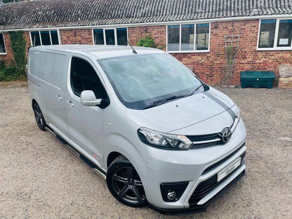TOYOTA PROACE