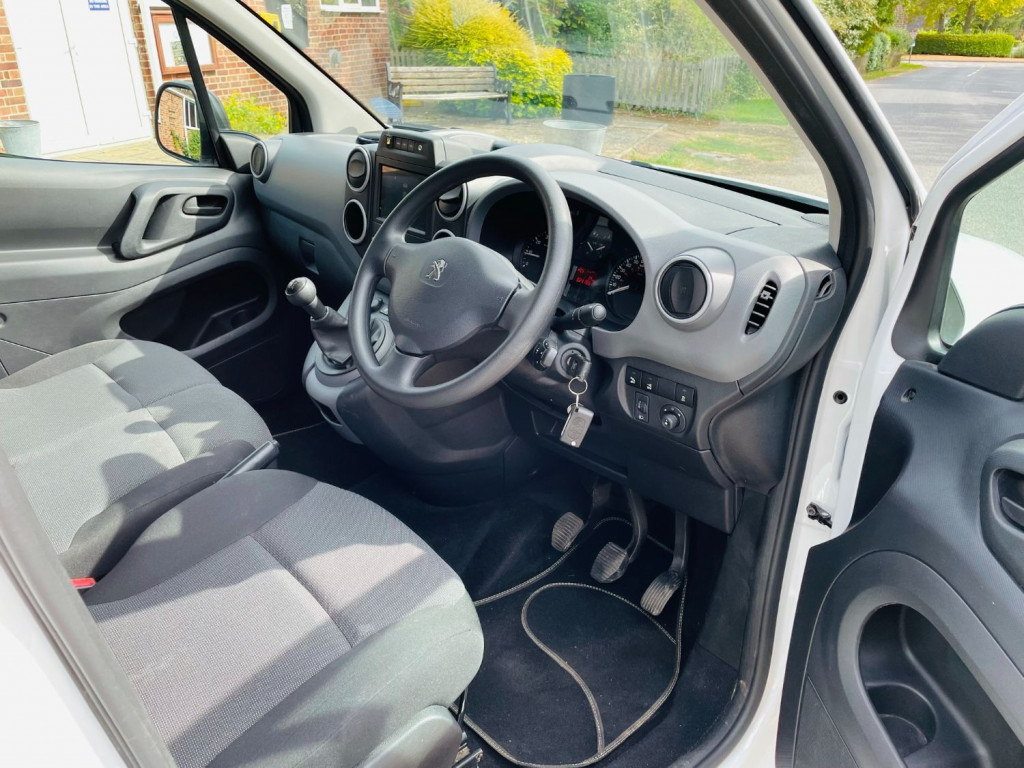 PEUGEOT PARTNER