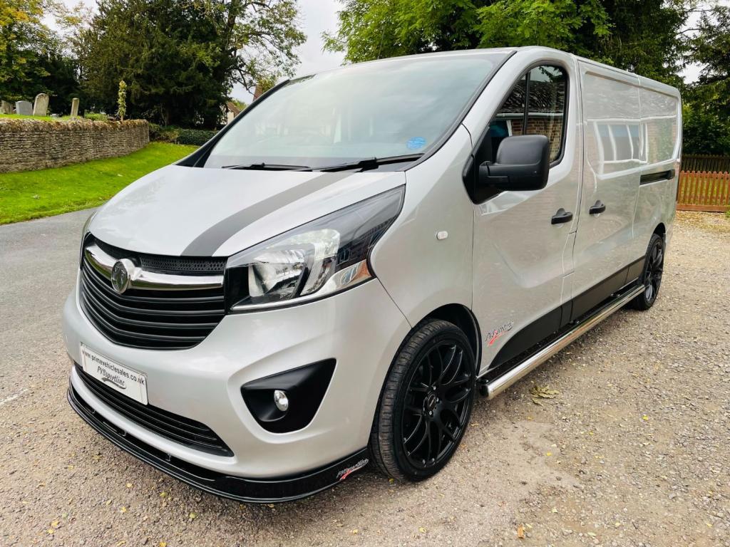 VAUXHALL VIVARO