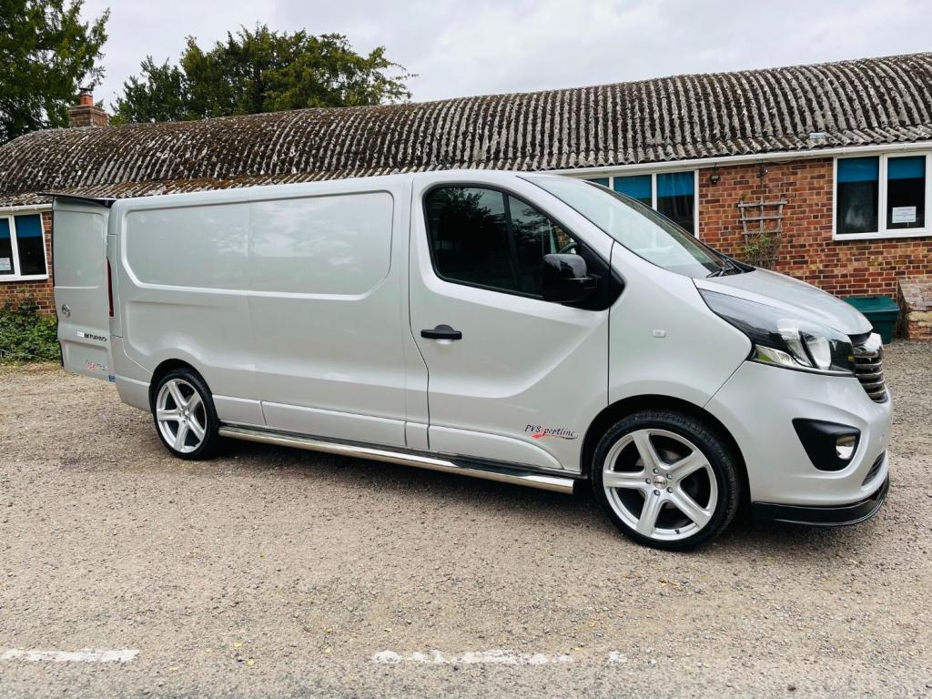 VAUXHALL VIVARO