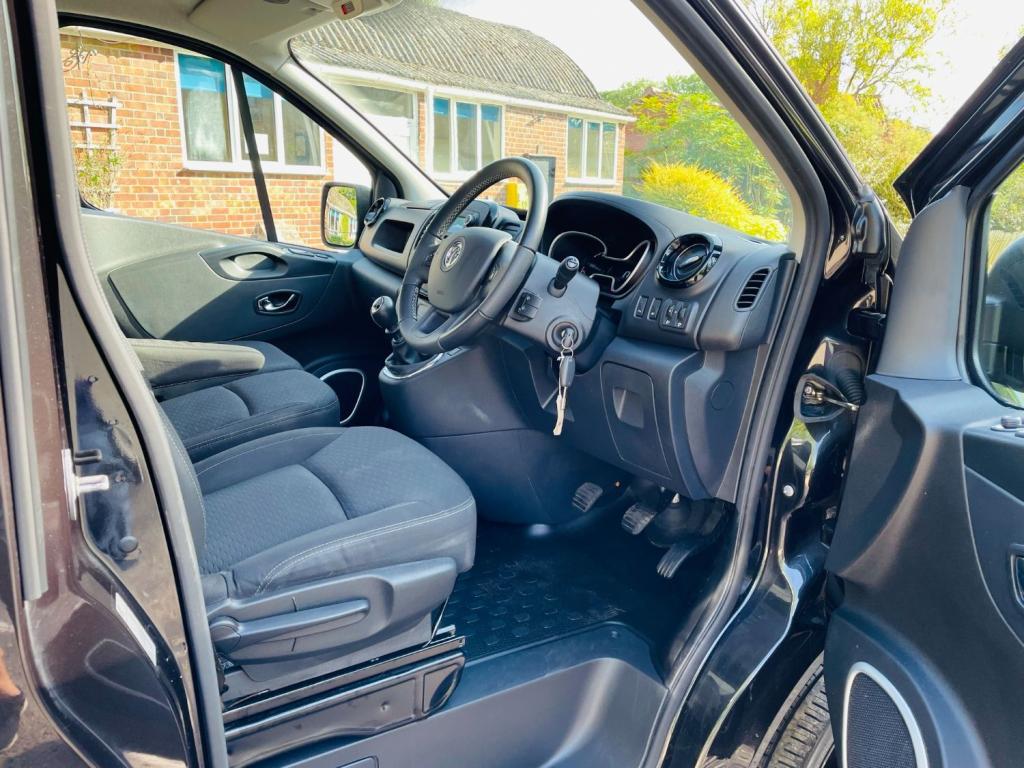 VAUXHALL VIVARO