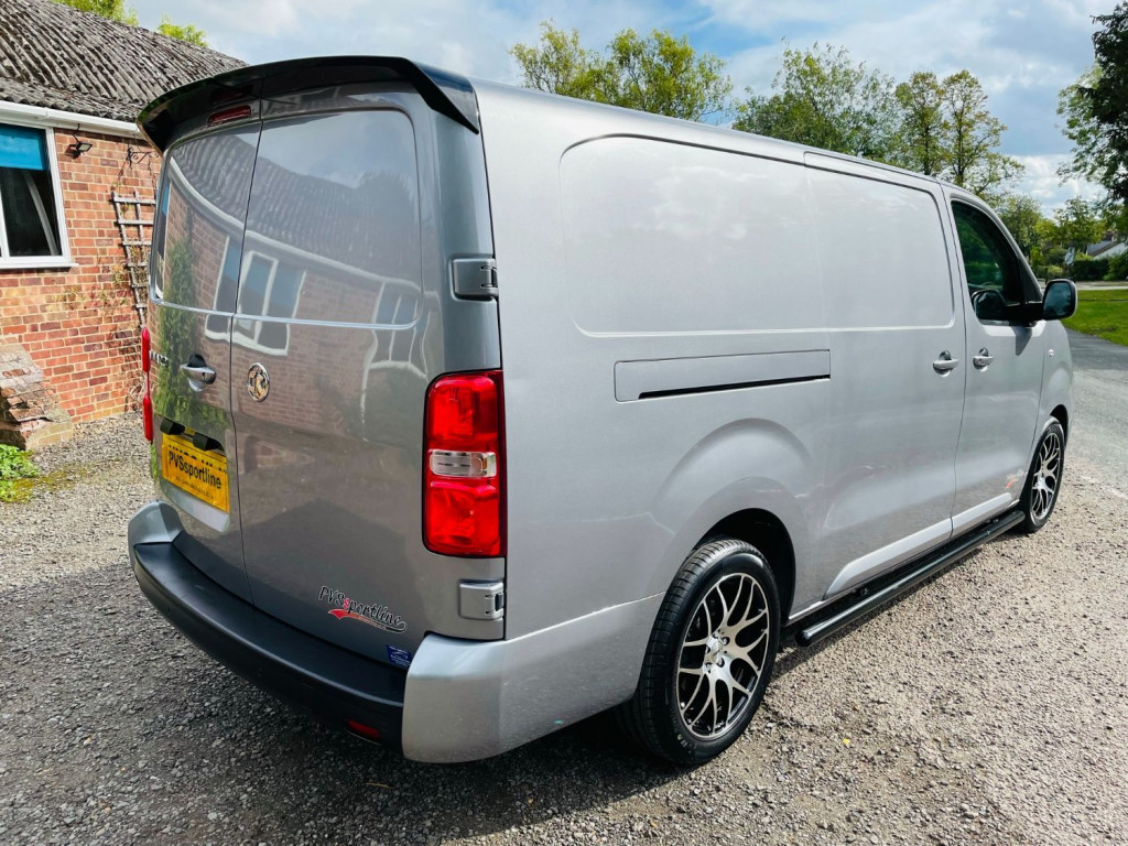 VAUXHALL VIVARO