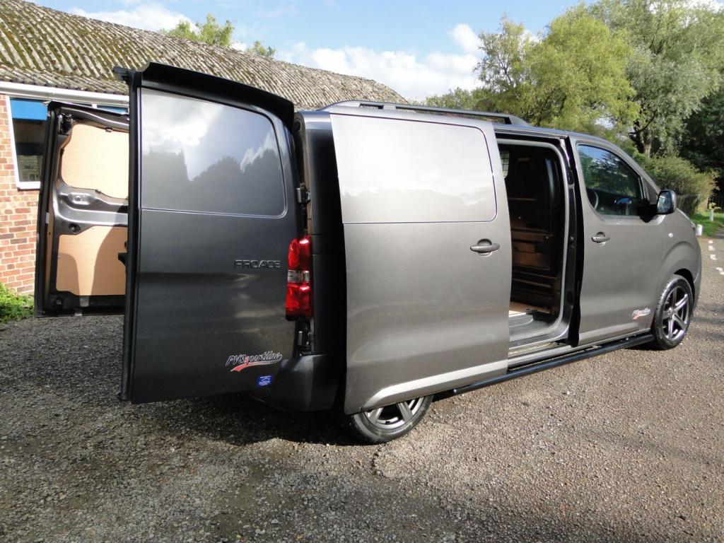 TOYOTA PROACE