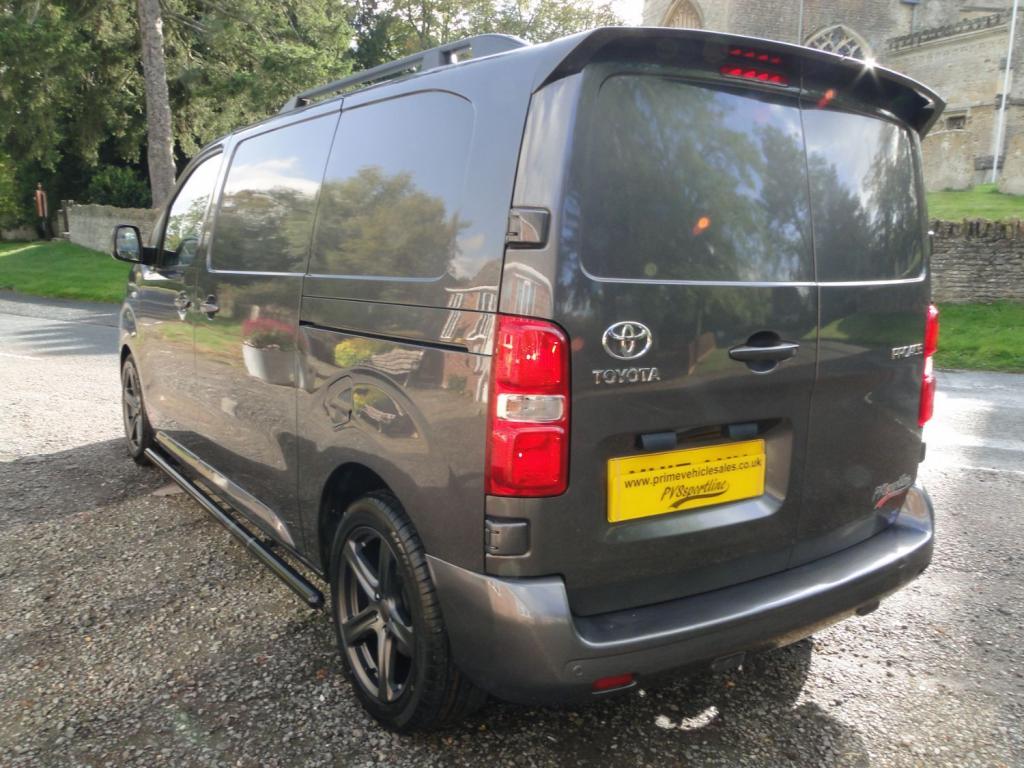 TOYOTA PROACE