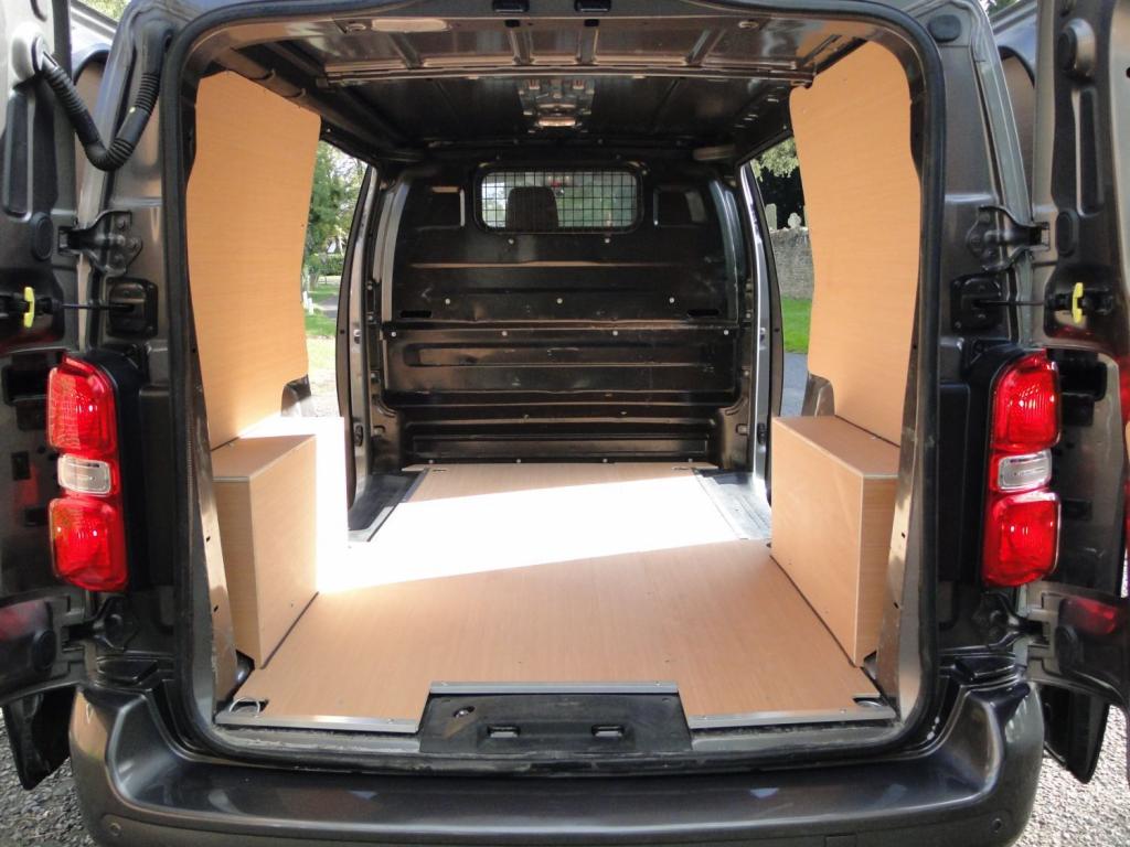 TOYOTA PROACE