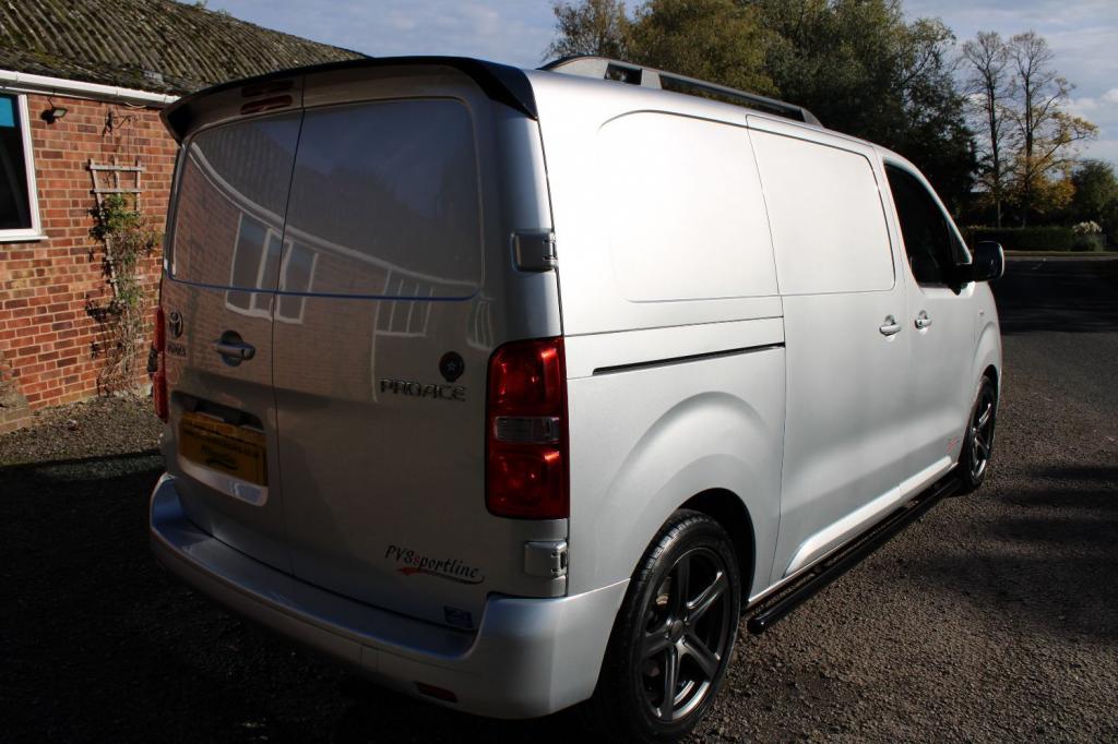 TOYOTA PROACE