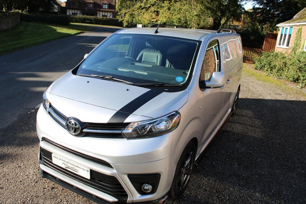 TOYOTA PROACE