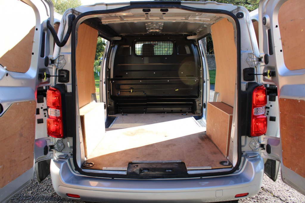 TOYOTA PROACE