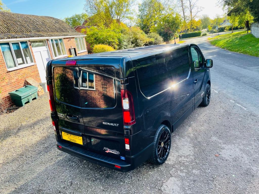 RENAULT TRAFIC