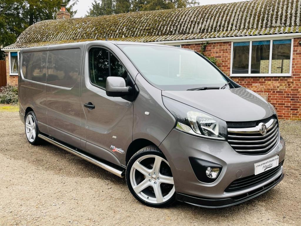 View VAUXHALL VIVARO 2900 L2H1 CDTI PV SPORTIVE PVSsportline Edition