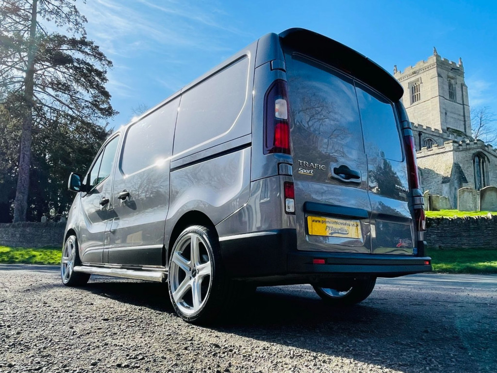 View RENAULT TRAFIC SL27 SPORT NAV DCI pvssportline edition