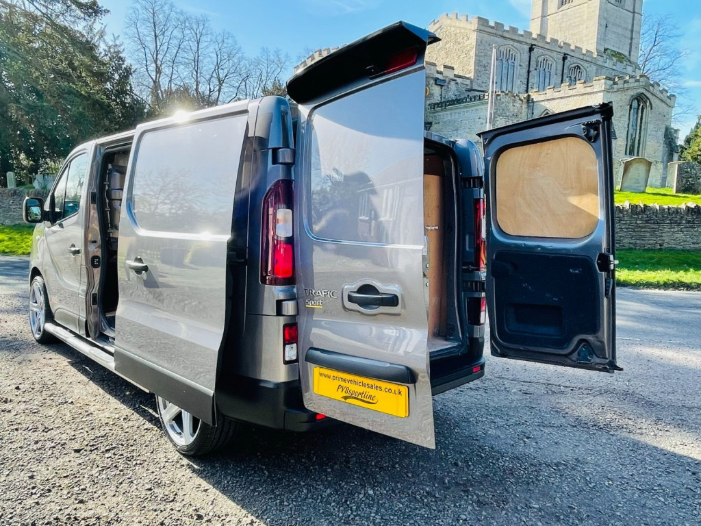 RENAULT TRAFIC