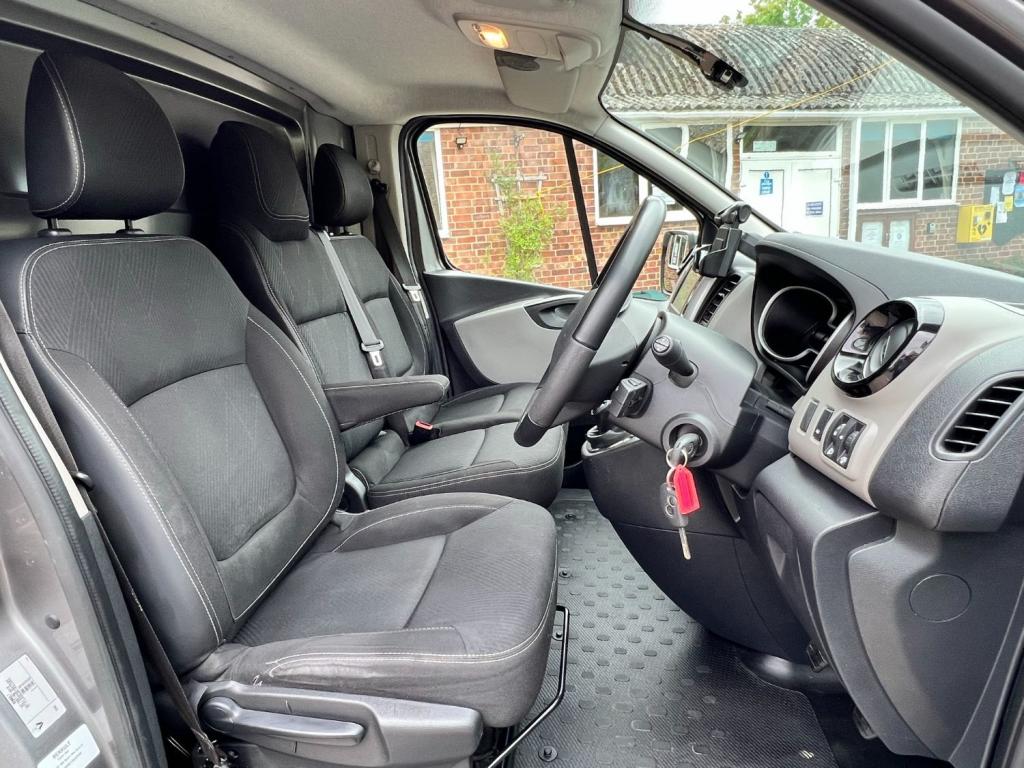 RENAULT TRAFIC