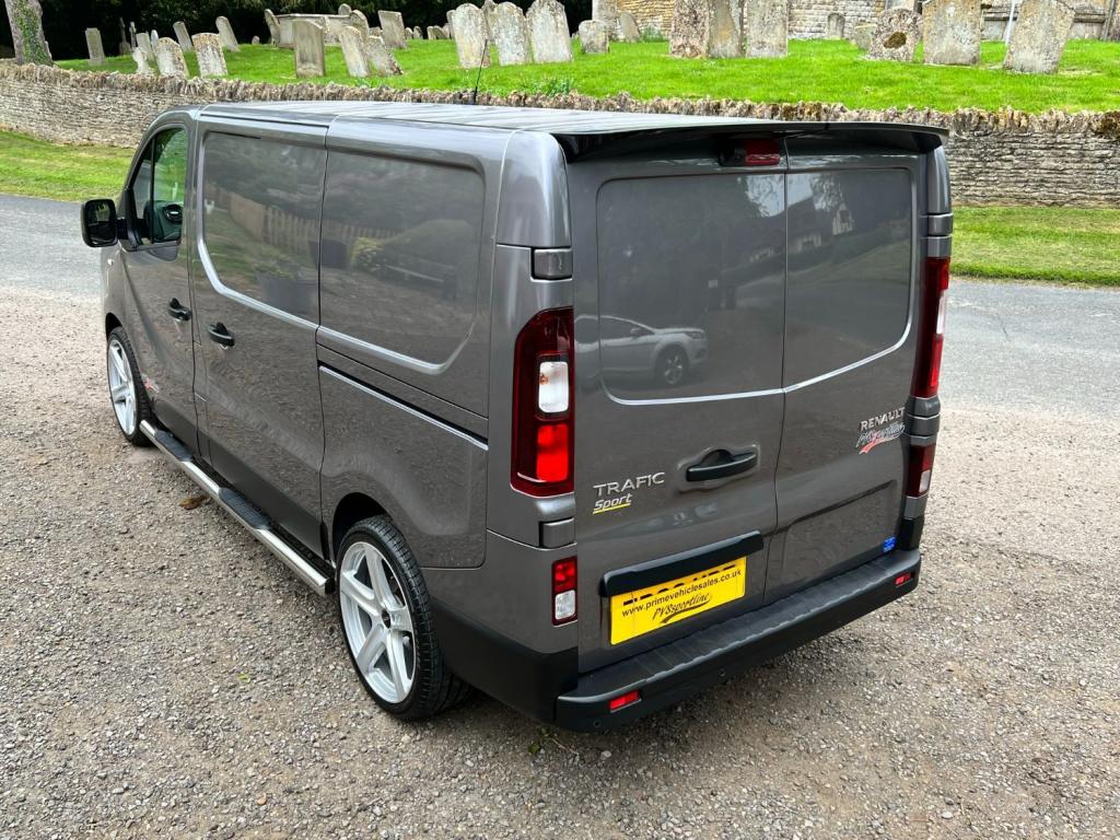 RENAULT TRAFIC