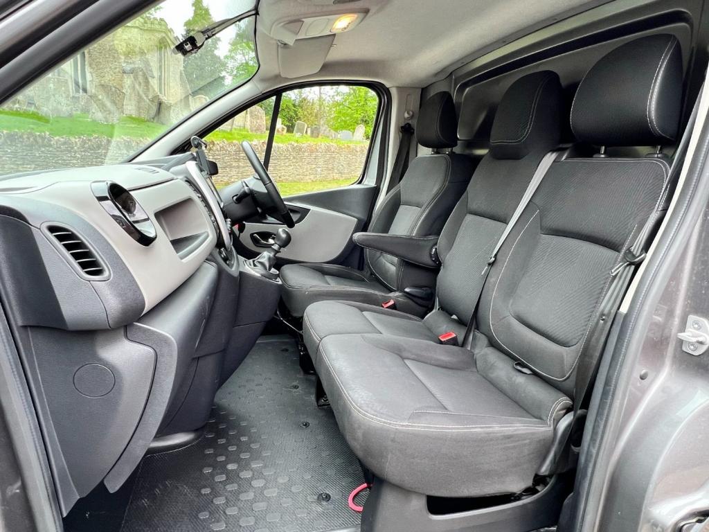 RENAULT TRAFIC