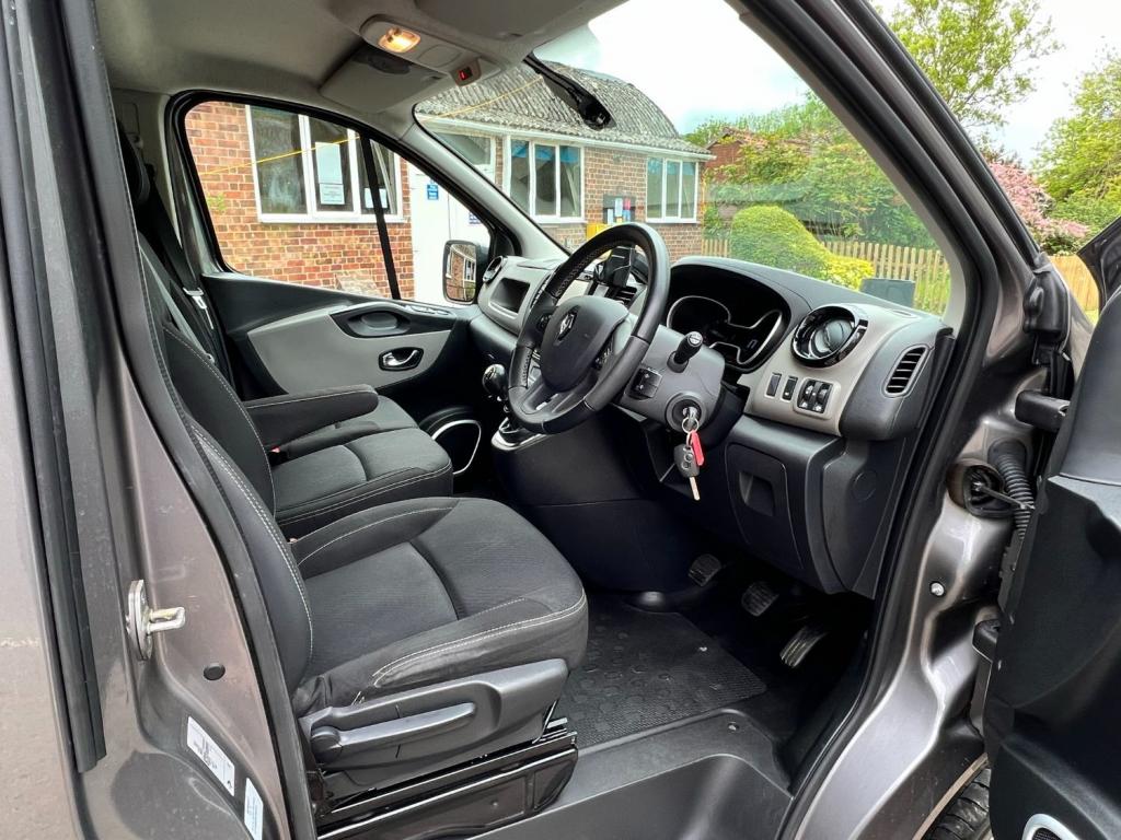 RENAULT TRAFIC