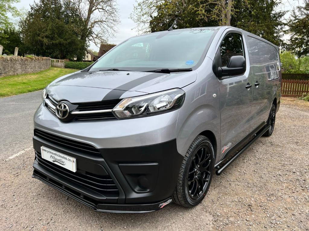 TOYOTA PROACE