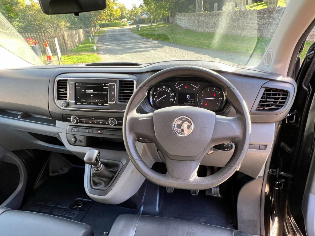 VAUXHALL VIVARO