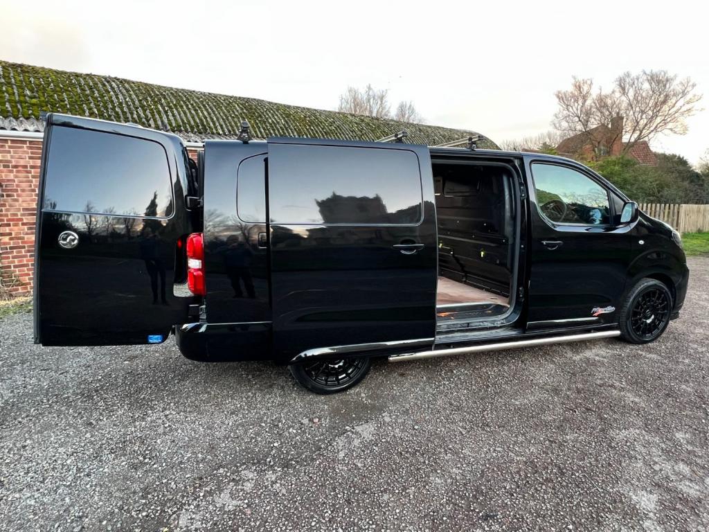 VAUXHALL VIVARO