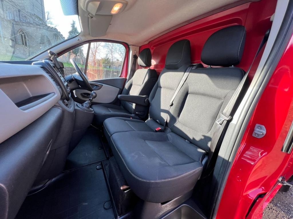 RENAULT TRAFIC