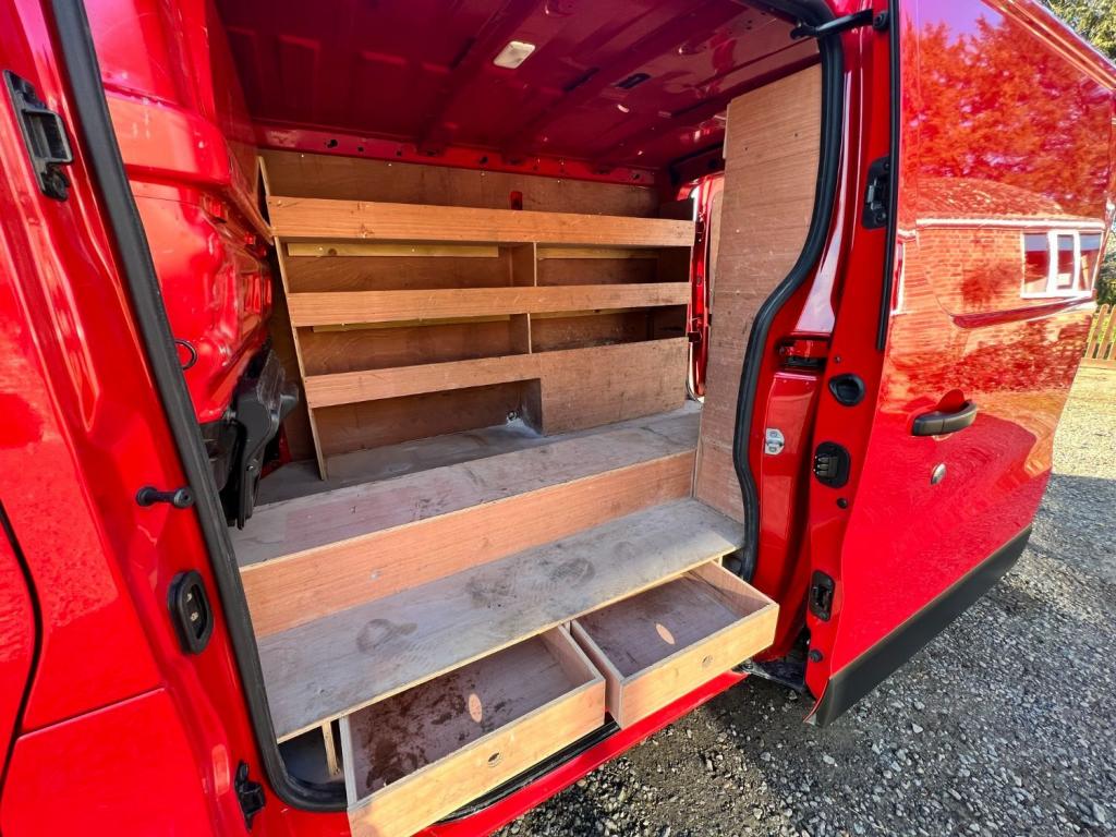 RENAULT TRAFIC