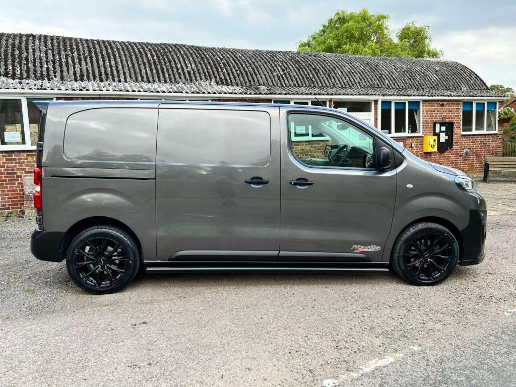 View PEUGEOT EXPERT BLUE HDI PROFESSIONAL STANDARD PVSsportline Edition