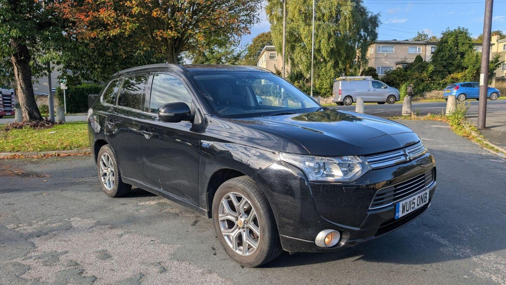 View MITSUBISHI OUTLANDER 2.0h 12kWh GX4h CVT 4WD Euro 5 (s/s) 5dr