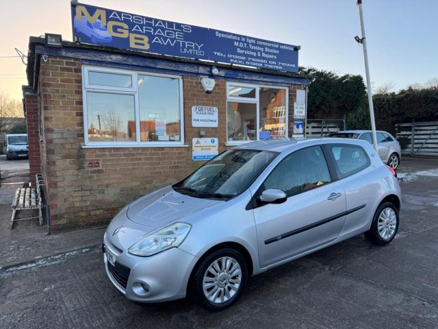 RENAULT CLIO 1.2 I-Music