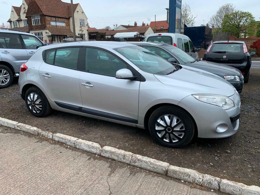 RENAULT MEGANE