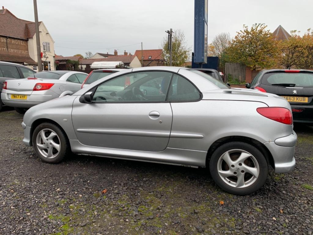PEUGEOT 206