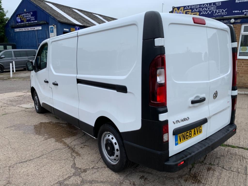 VAUXHALL VIVARO