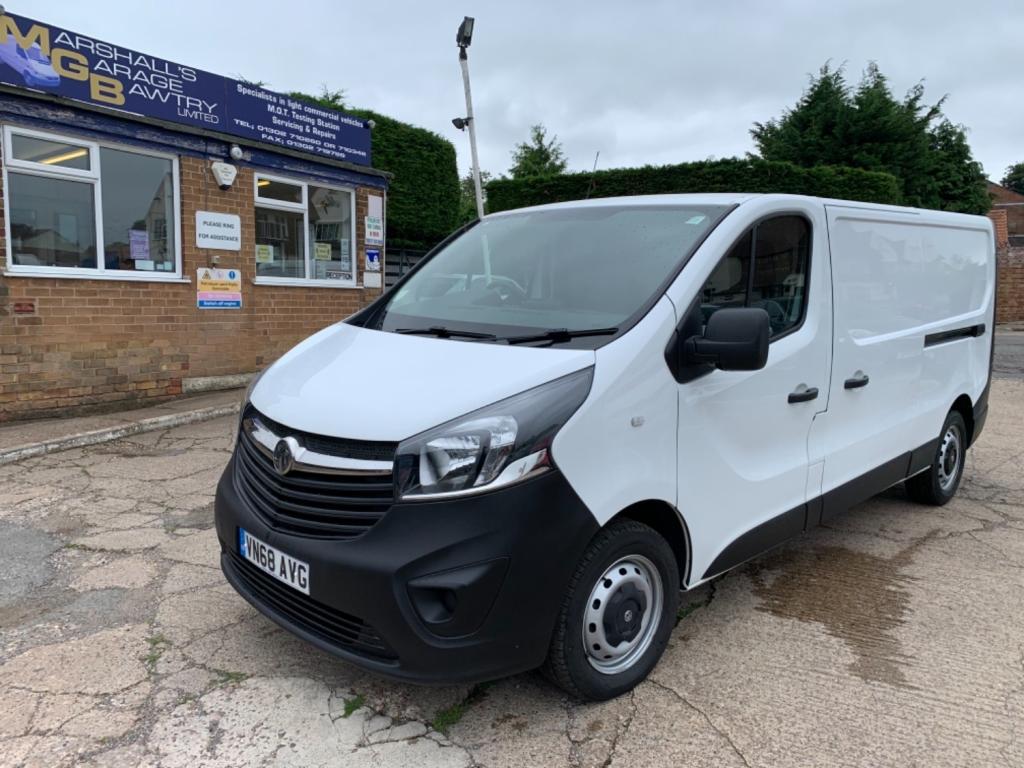 VAUXHALL VIVARO