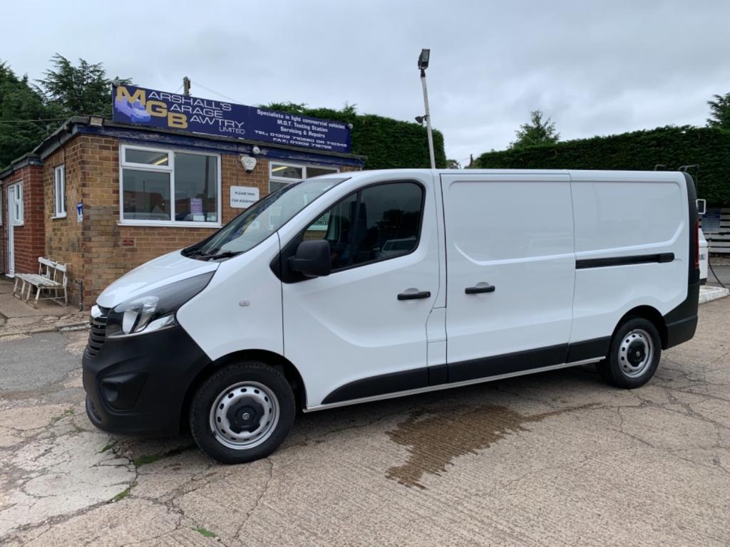 VAUXHALL VIVARO