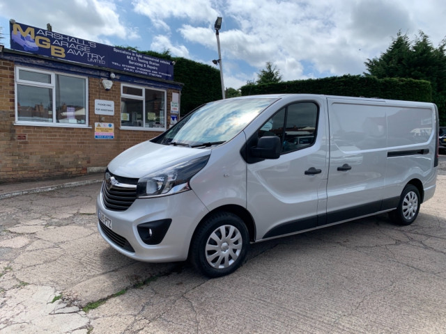 VAUXHALL VIVARO
