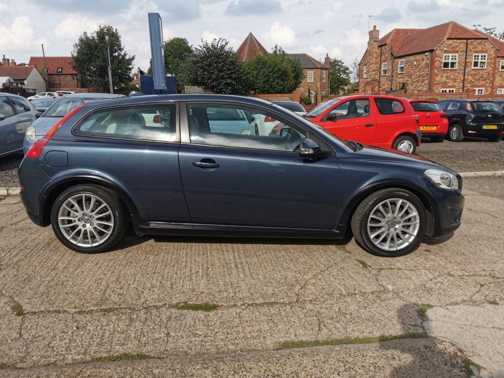 VOLVO C30