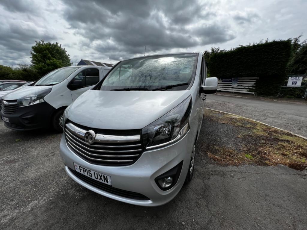 VAUXHALL VIVARO