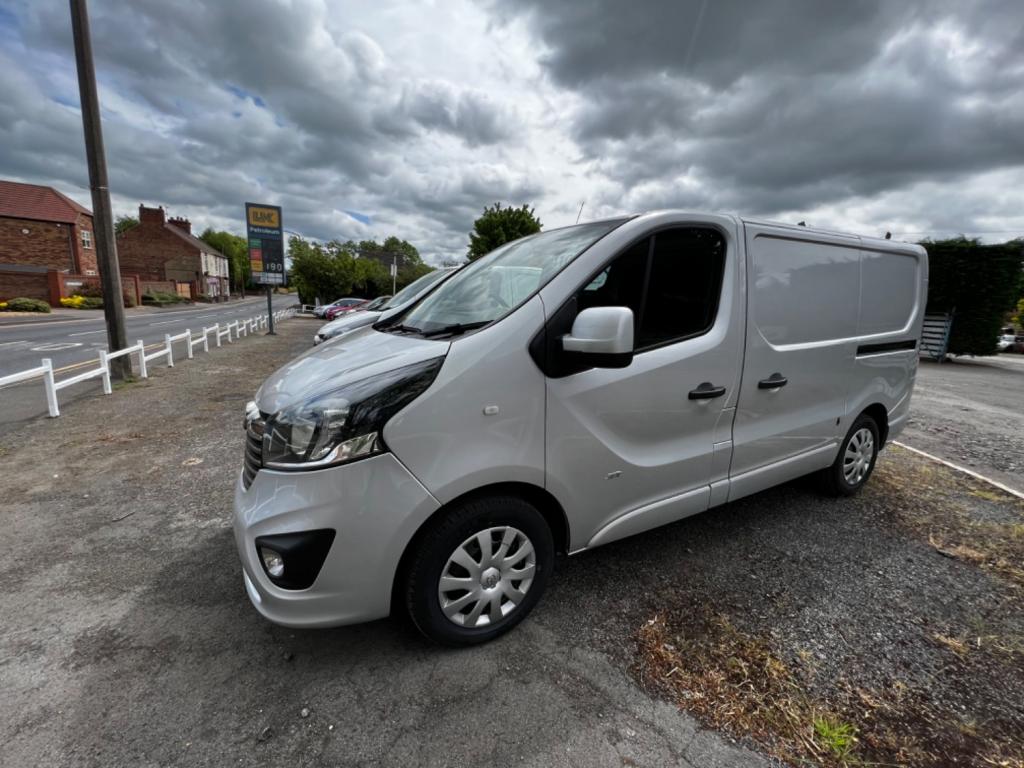VAUXHALL VIVARO