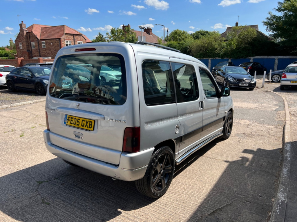 PEUGEOT PARTNER