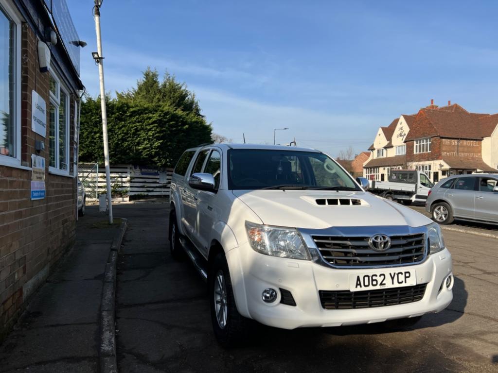 TOYOTA HILUX