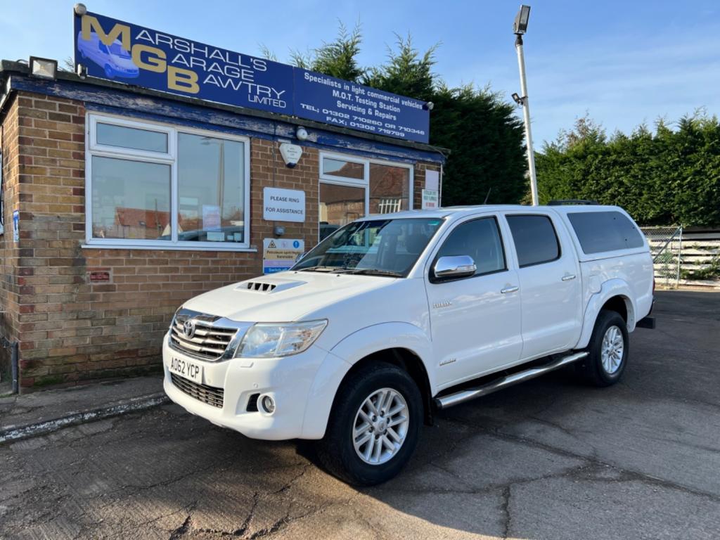 TOYOTA HILUX