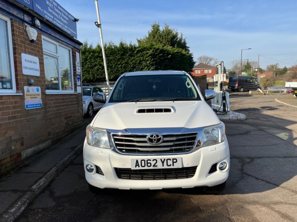 TOYOTA HILUX