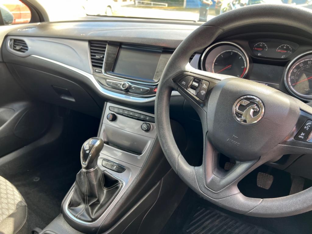 VAUXHALL ASTRA