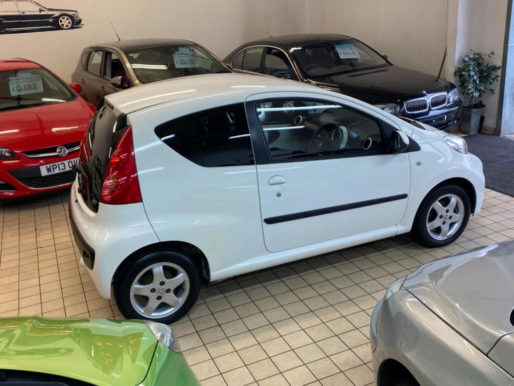 PEUGEOT 107