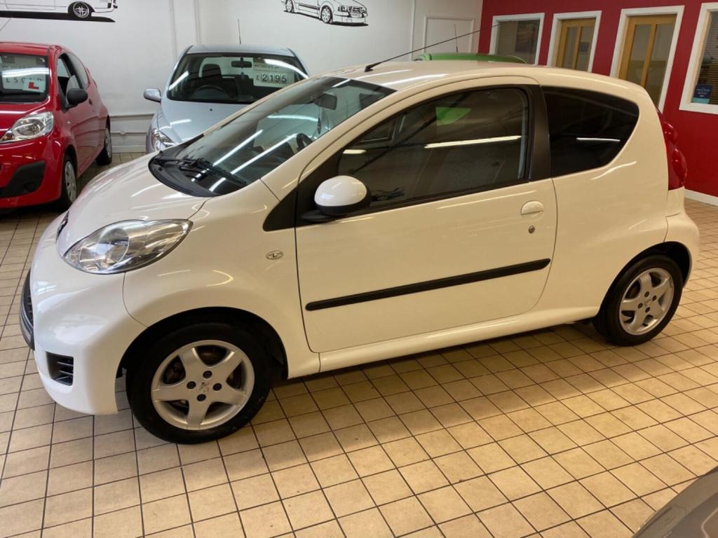 PEUGEOT 107
