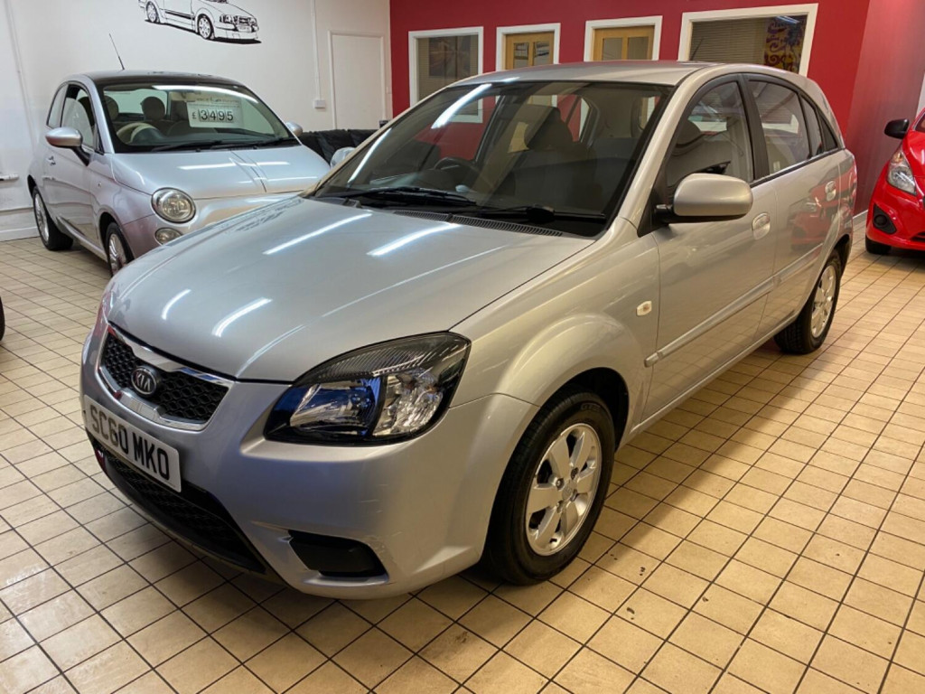 View KIA RIO 1.5 CRDi Strike 